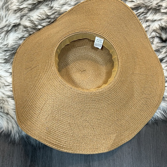 Brown Hat - Picture 2 of 3